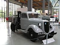 Ford, camion V8 LKW 51, avec generateur a gaz de bois (1938) (prise a Munich, 2014) (4)